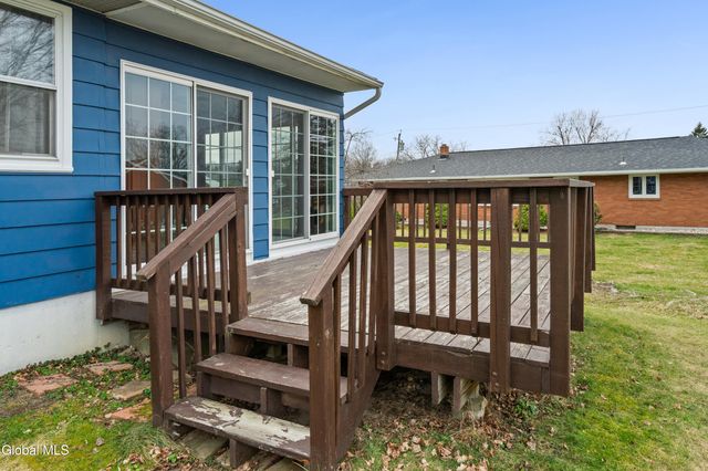 5 Hadden Lane, Troy, NY 12180