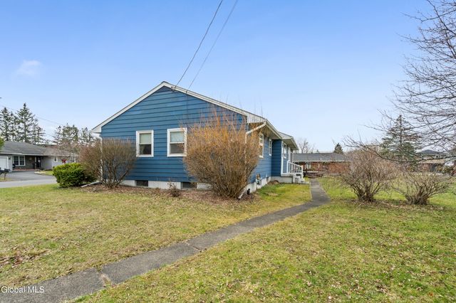 5 Hadden Lane, Troy, NY 12180