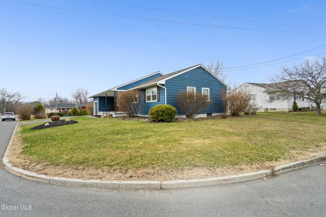 5 Hadden Lane, Troy, NY 12180