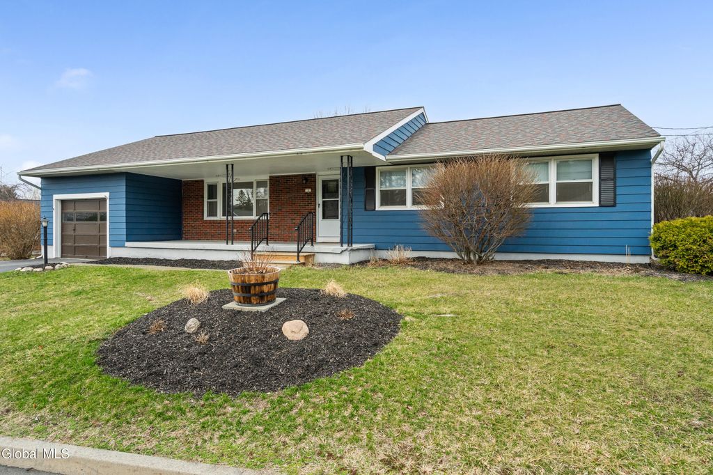 5 Hadden Lane, Troy, NY 12180