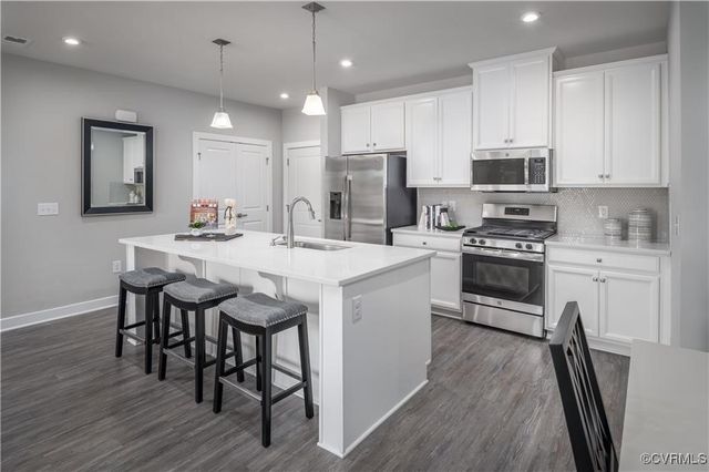 15800 Hallowell Rdg Unit#204, Moseley, VA 23120