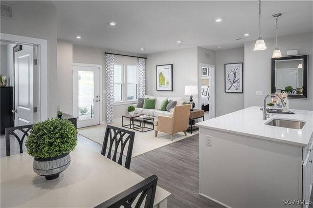 15800 Hallowell Rdg Unit#204, Moseley, VA 23120