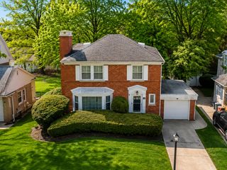6822 N Kenton Avenue, Lincolnwood, IL 60712