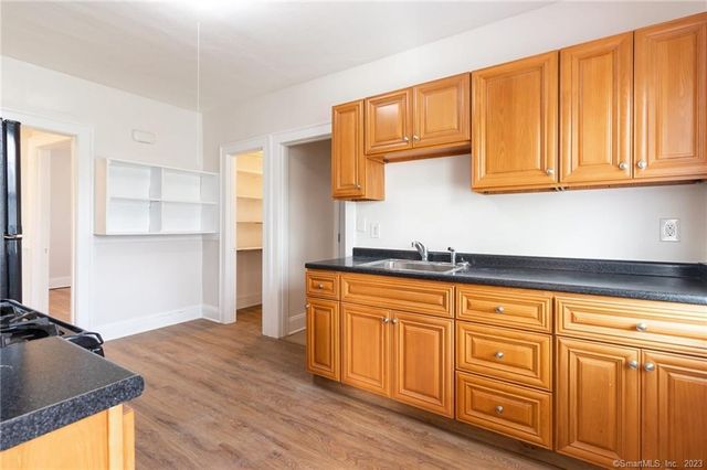 112 Thomas Street, West Hartford, CT 06119