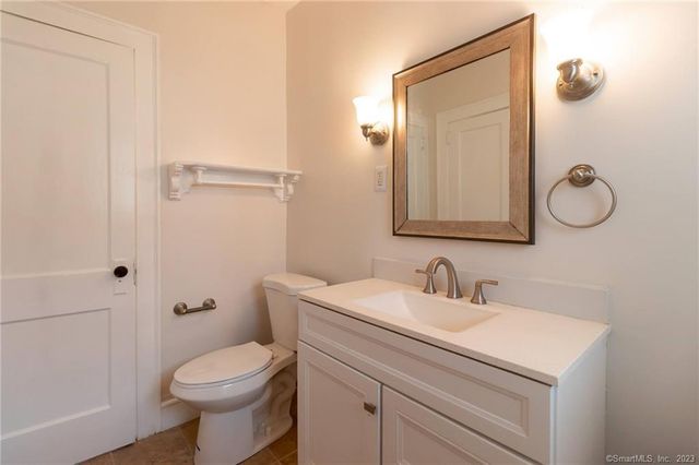 112 Thomas Street, West Hartford, CT 06119