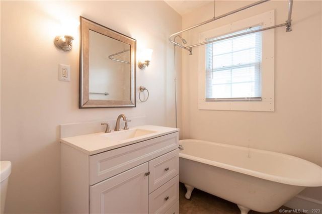 112 Thomas Street, West Hartford, CT 06119