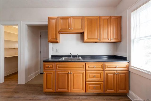 112 Thomas Street, West Hartford, CT 06119