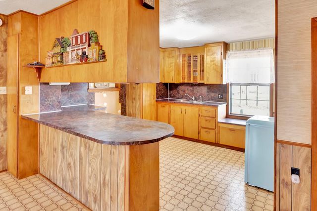 10957 N Us Highway 77, Schulenburg, TX 78956