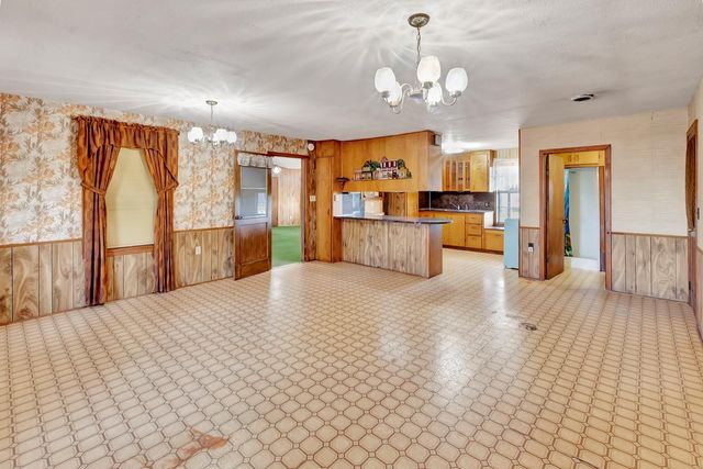 10957 N Us Highway 77, Schulenburg, TX 78956