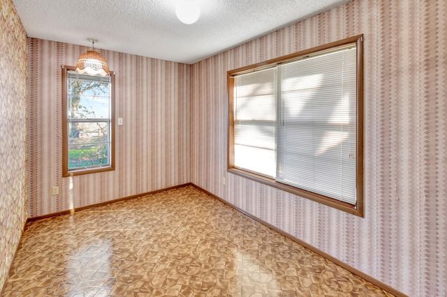 10957 N Us Highway 77, Schulenburg, TX 78956