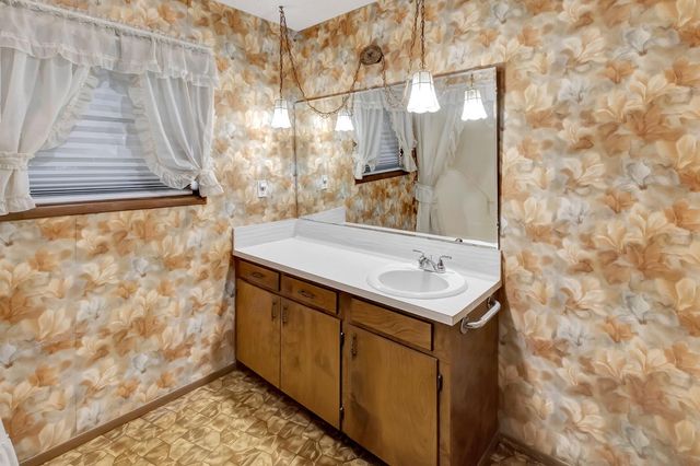 10957 N Us Highway 77, Schulenburg, TX 78956