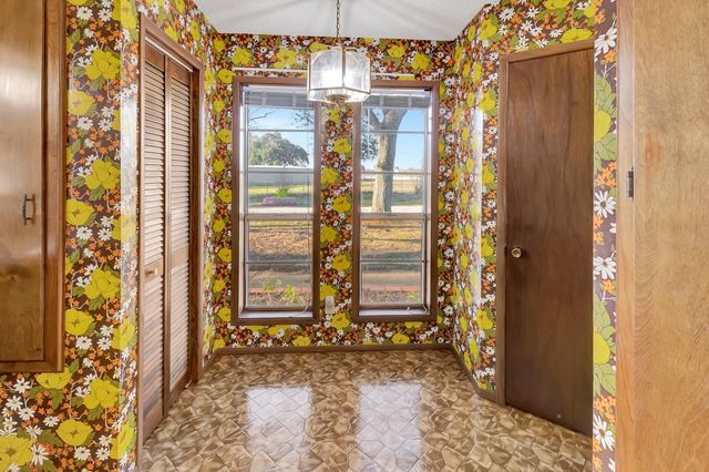 10957 N Us Highway 77, Schulenburg, TX 78956