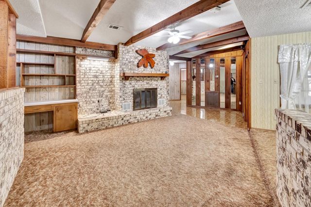 10957 N Us Highway 77, Schulenburg, TX 78956