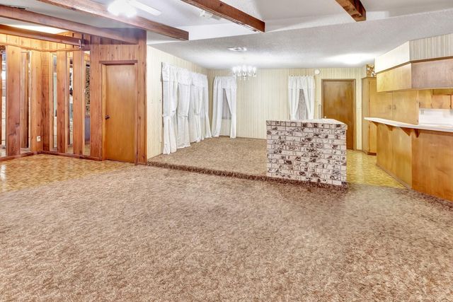 10957 N Us Highway 77, Schulenburg, TX 78956