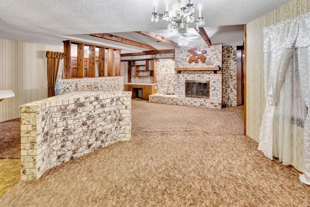 10957 N Us Highway 77, Schulenburg, TX 78956