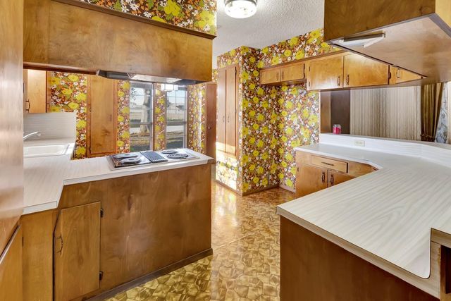 10957 N Us Highway 77, Schulenburg, TX 78956