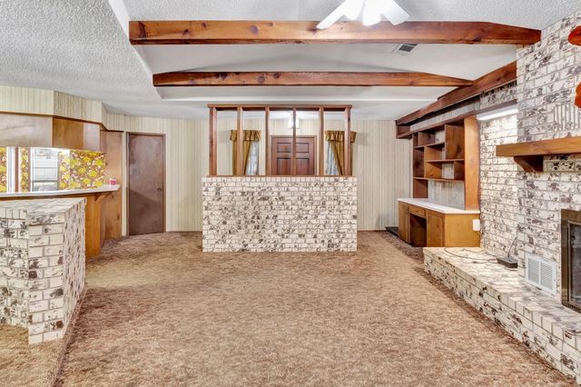 10957 N Us Highway 77, Schulenburg, TX 78956