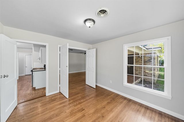 1224 N San Jacinto Street, Conroe, TX 77301