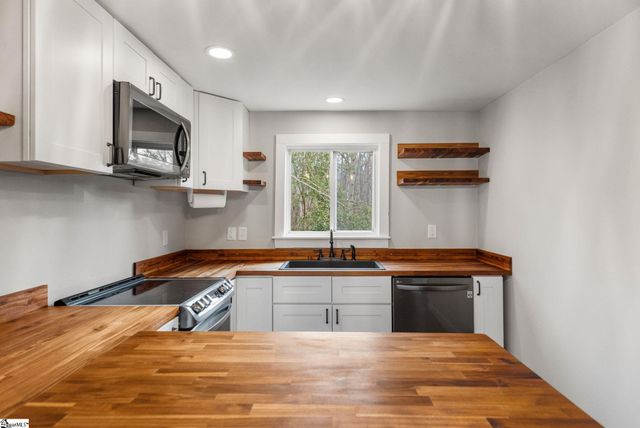 143 Skyuka Street, Drayton, SC 29333