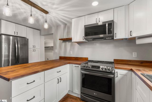 143 Skyuka Street, Drayton, SC 29333