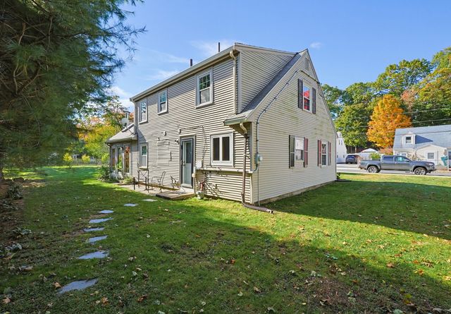 62 Alandale Pkwy, Norwood, MA 02062
