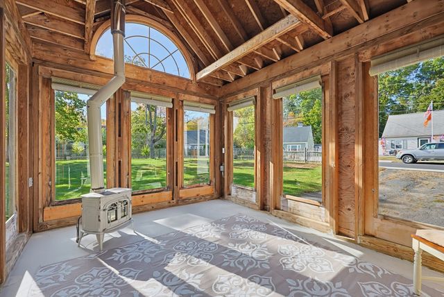 62 Alandale Pkwy, Norwood, MA 02062