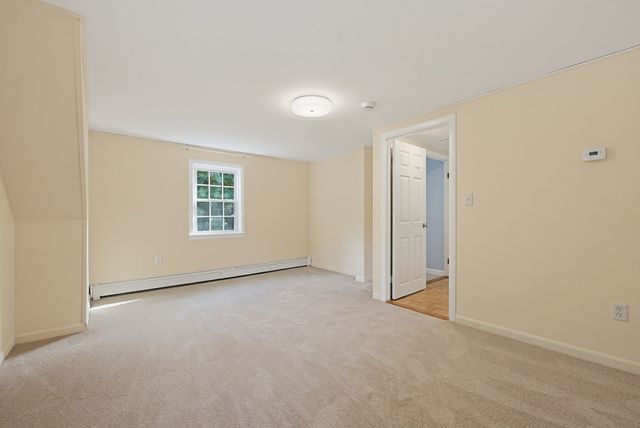 62 Alandale Pkwy, Norwood, MA 02062