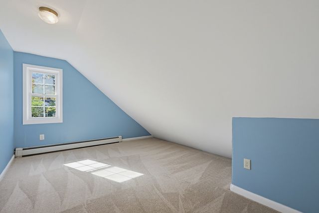62 Alandale Pkwy, Norwood, MA 02062