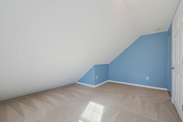 62 Alandale Pkwy, Norwood, MA 02062