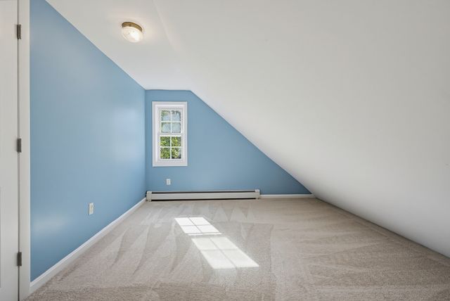 62 Alandale Pkwy, Norwood, MA 02062