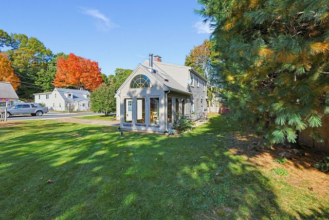 62 Alandale Pkwy, Norwood, MA 02062