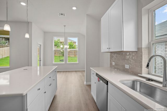 6807 Comanche Band, San Antonio, TX 78233