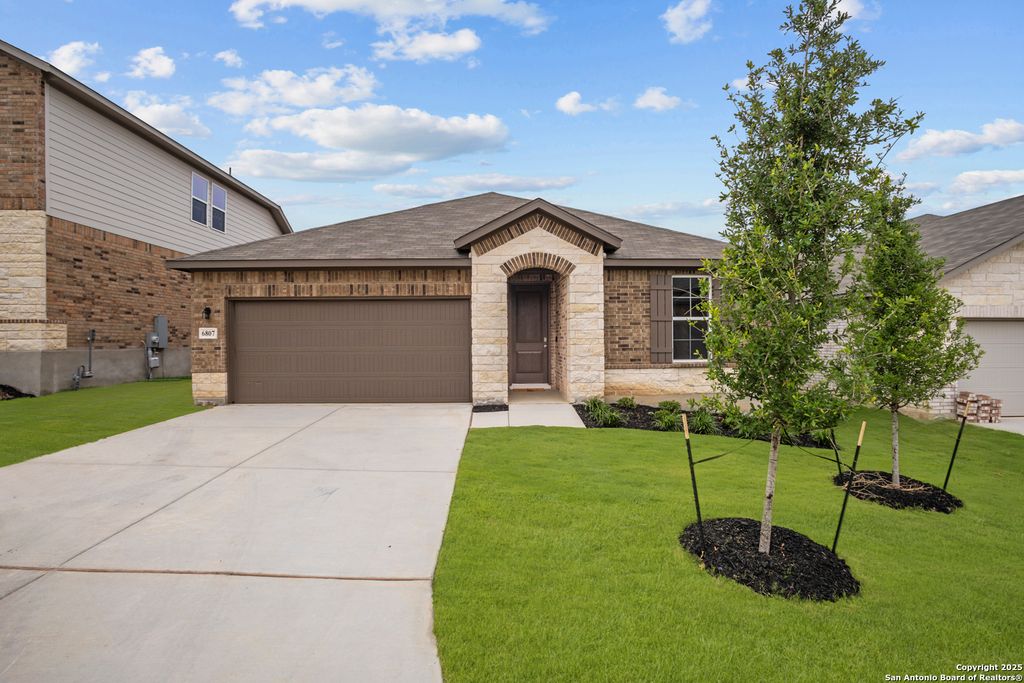 6807 Comanche Band, San Antonio, TX 78233