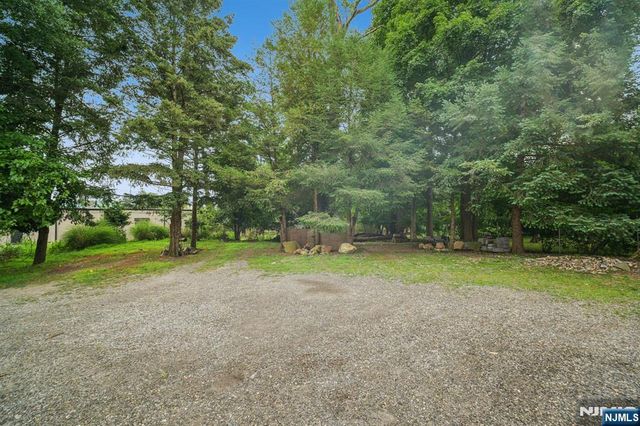 534 Durie Avenue 3, Closter, NJ 07624