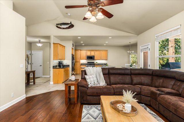 17704 Alexandra Way, Grass Valley, CA 95949