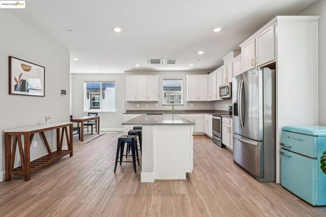 640 Martin Mariner, Alameda, CA 94501