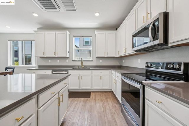 640 Martin Mariner, Alameda, CA 94501