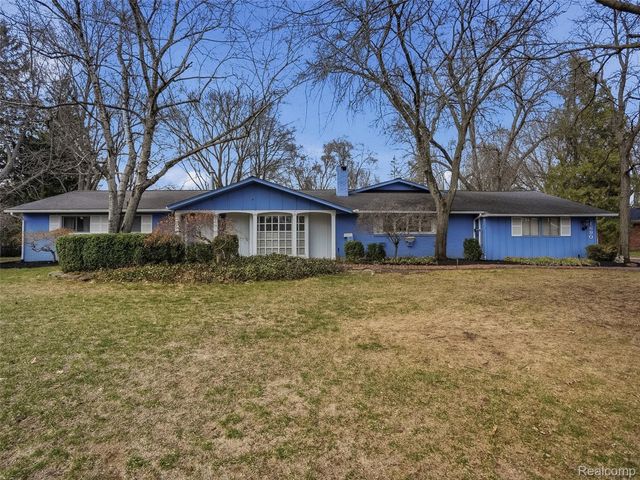 1690 Ledbury Drive, Bloomfield Hills, MI 48304