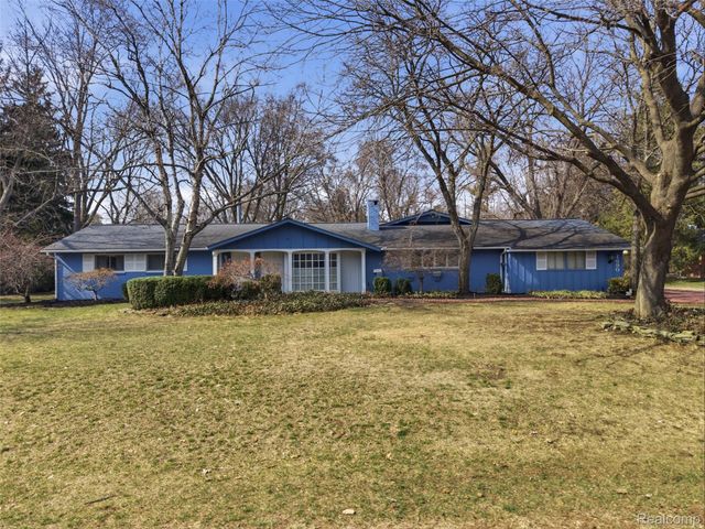 1690 Ledbury Drive, Bloomfield Hills, MI 48304