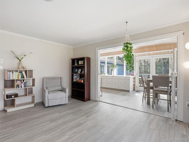 1690 Ledbury Drive, Bloomfield Hills, MI 48304