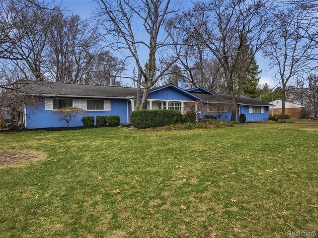 1690 Ledbury Drive, Bloomfield Hills, MI 48304