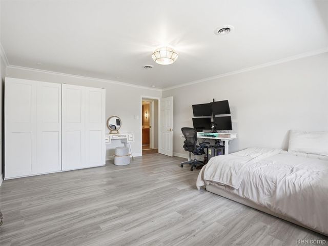 1690 Ledbury Drive, Bloomfield Hills, MI 48304