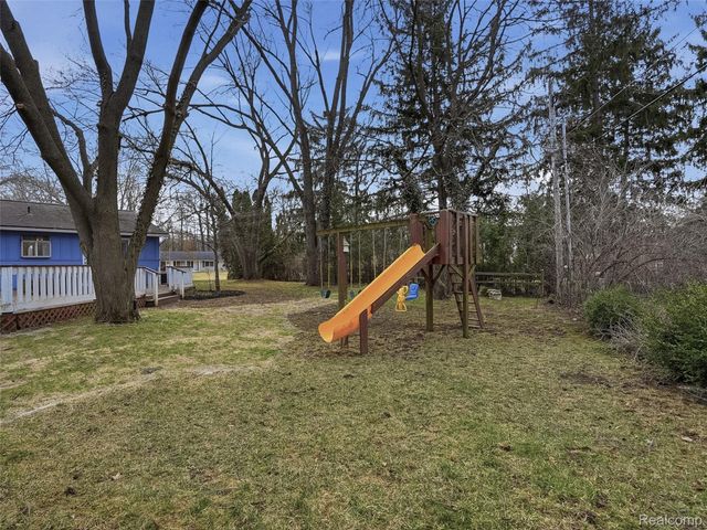 1690 Ledbury Drive, Bloomfield Hills, MI 48304