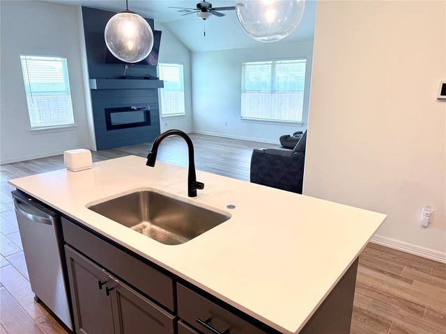 11020 SW 34th Terrace, Yukon, OK 73099