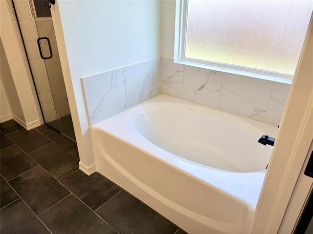 11020 SW 34th Terrace, Yukon, OK 73099