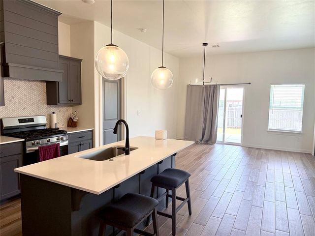 11020 SW 34th Terrace, Yukon, OK 73099