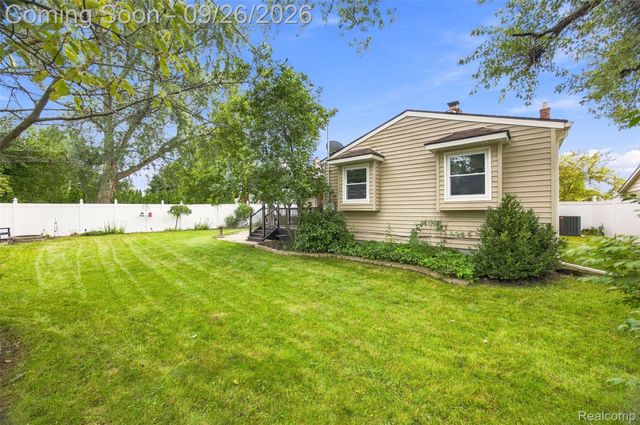 1149 Selma Street, Westland, MI 48186