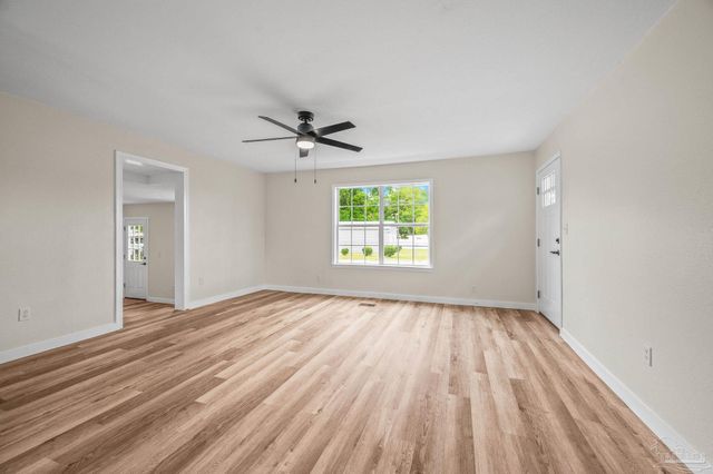 6998 Cosmos St, Milton, FL 32570