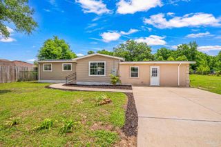 6998 Cosmos St, Milton, FL 32570