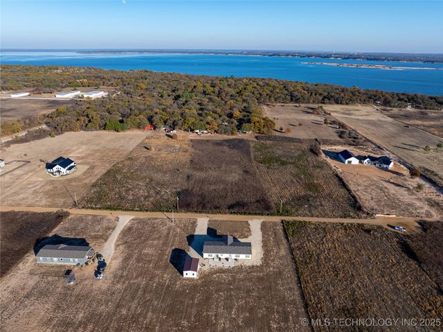 004 Lago Vista Lane, Kingston, OK 73439